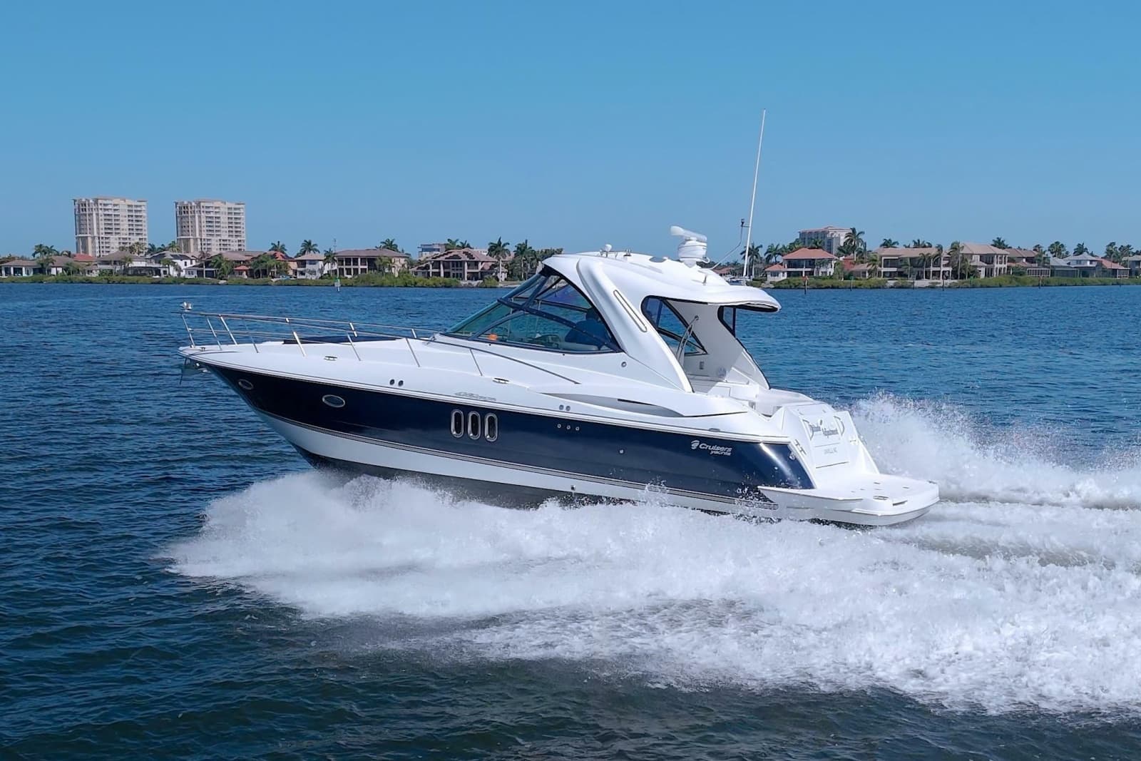 2008 Cruisers Yachts 420 Express - Photo 10