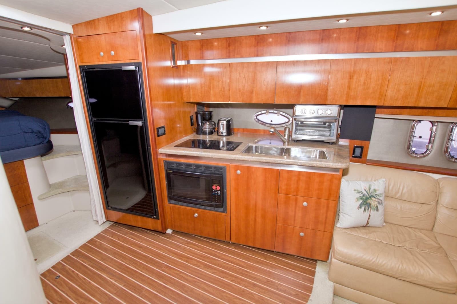 2008 Cruisers Yachts 420 Express - Photo 43