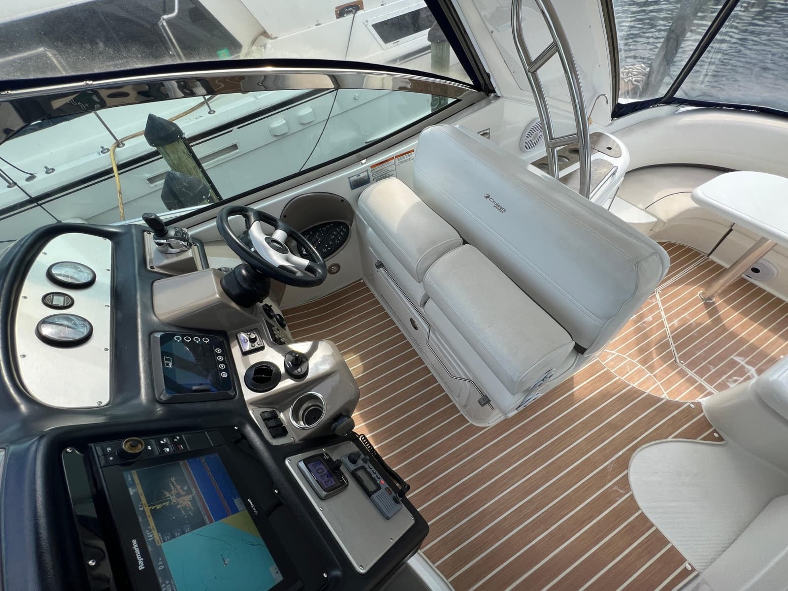 2008 Cruisers Yachts 420 Express - Photo 37