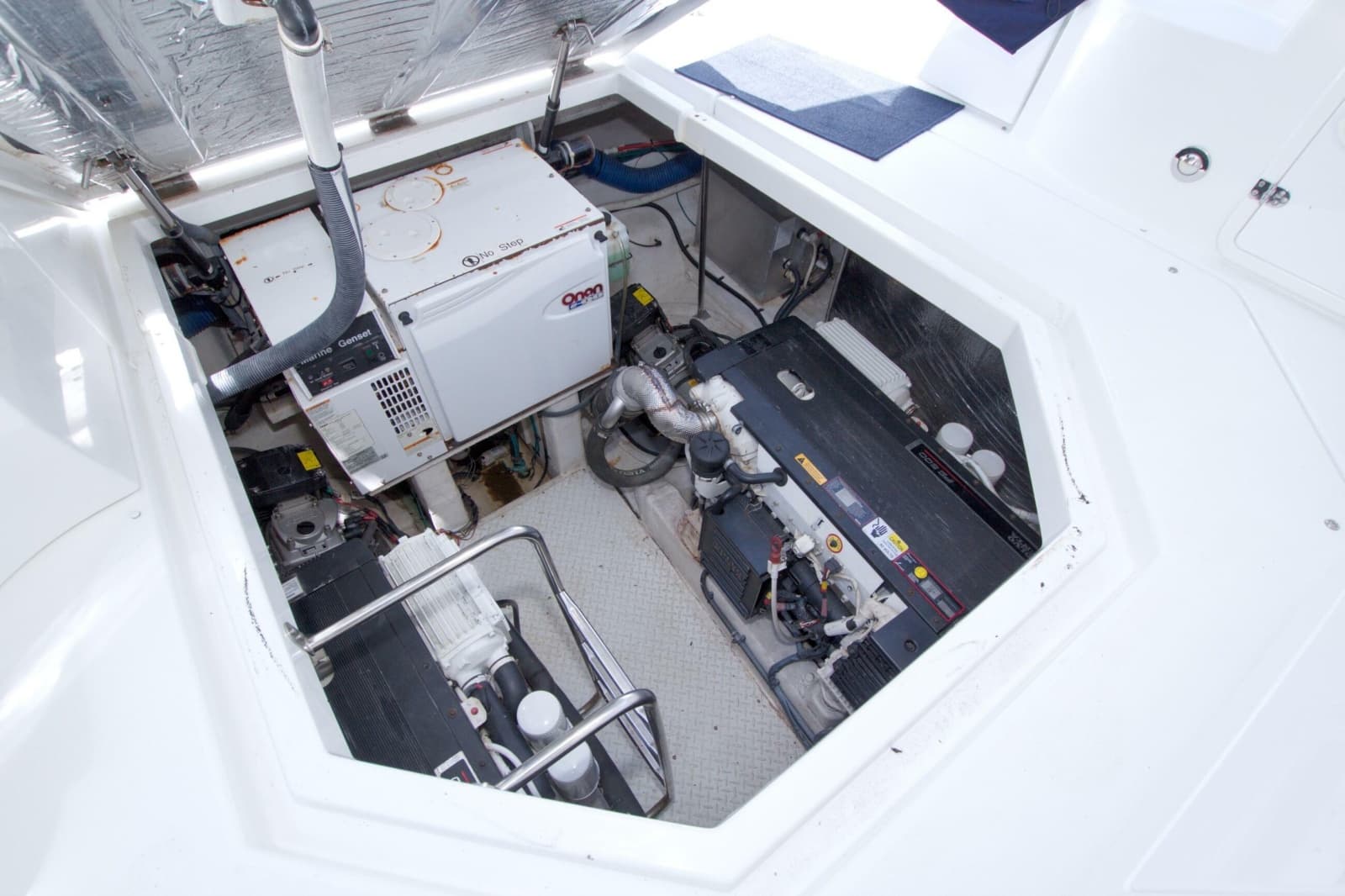 2008 Cruisers Yachts 420 Express - Photo 55