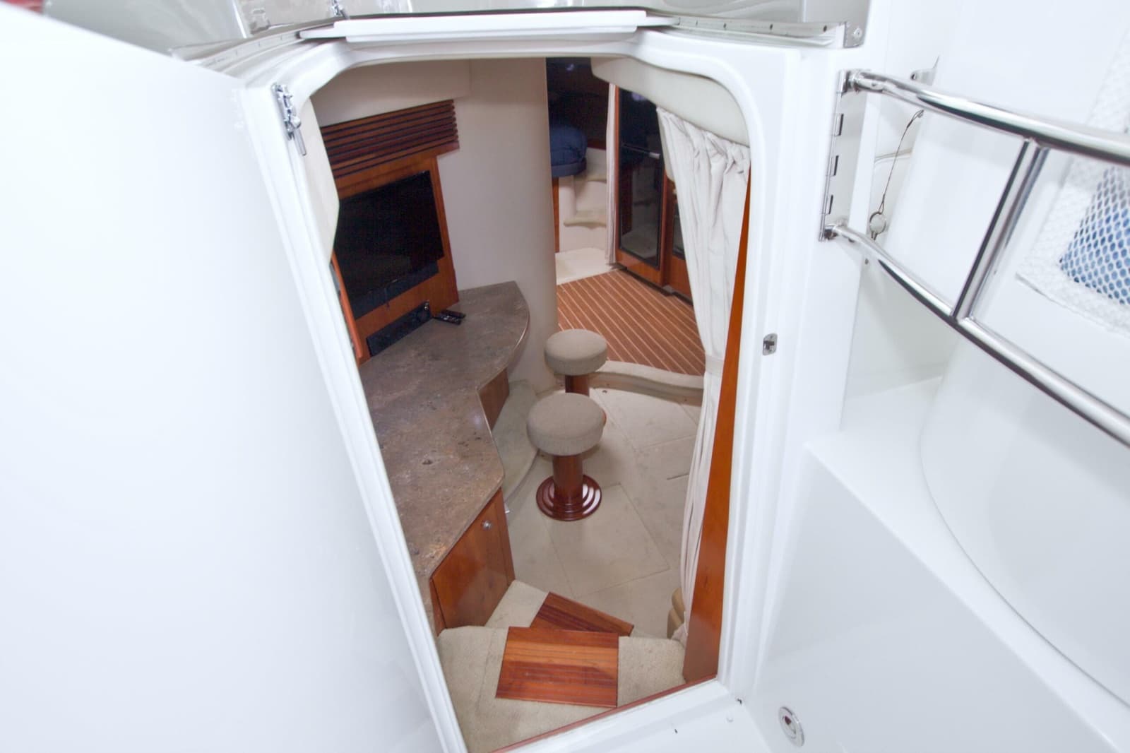 2008 Cruisers Yachts 420 Express - Photo 38