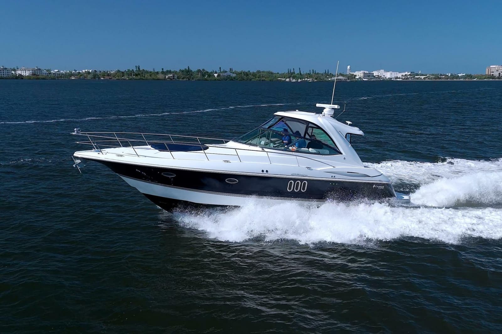 2008 Cruisers Yachts 420 Express - Photo 5