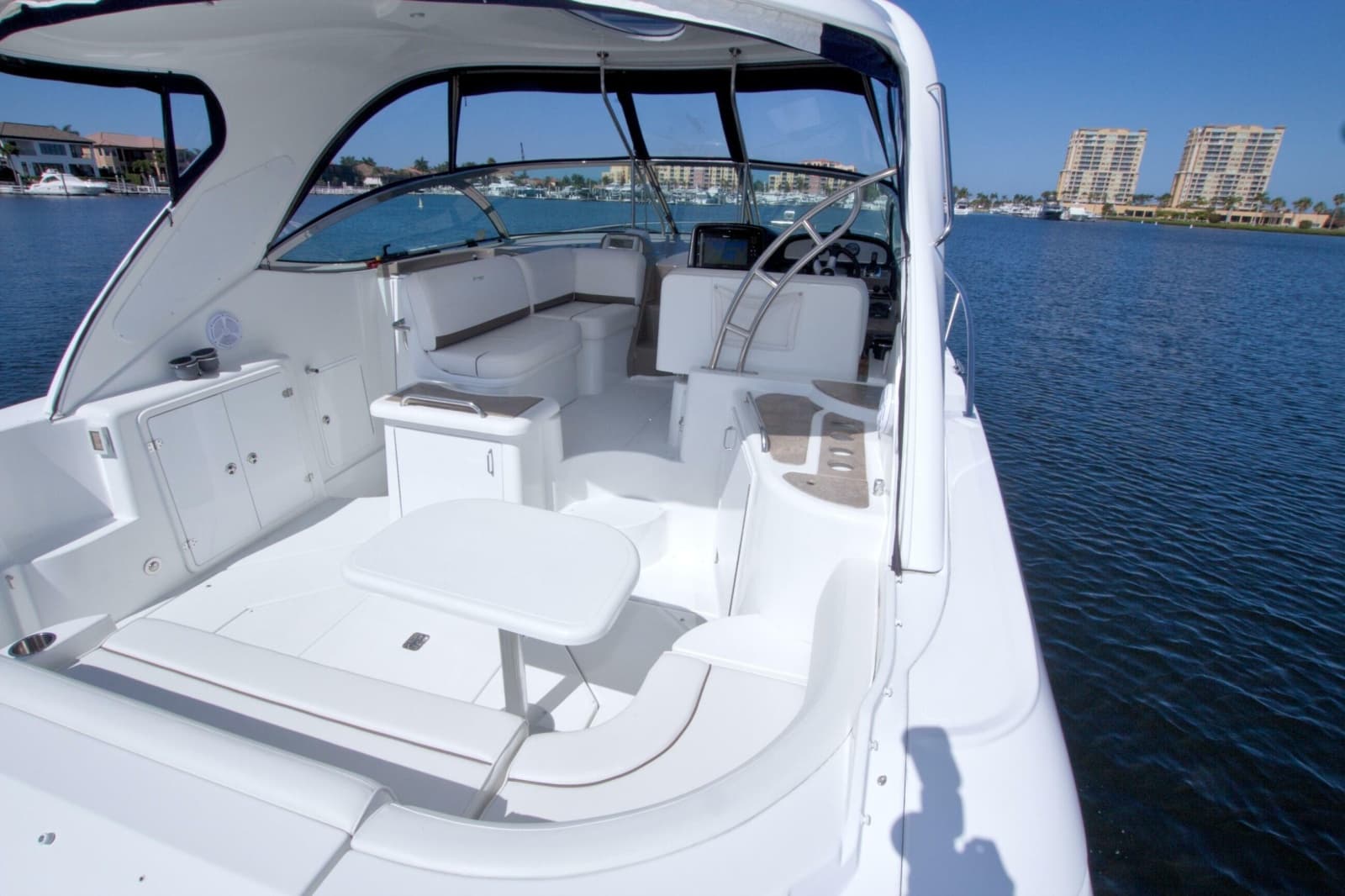 2008 Cruisers Yachts 420 Express - Photo 23