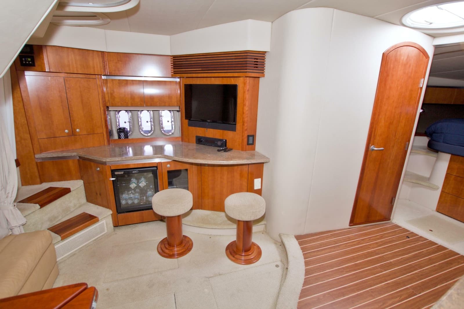 2008 Cruisers Yachts 420 Express - Photo 40