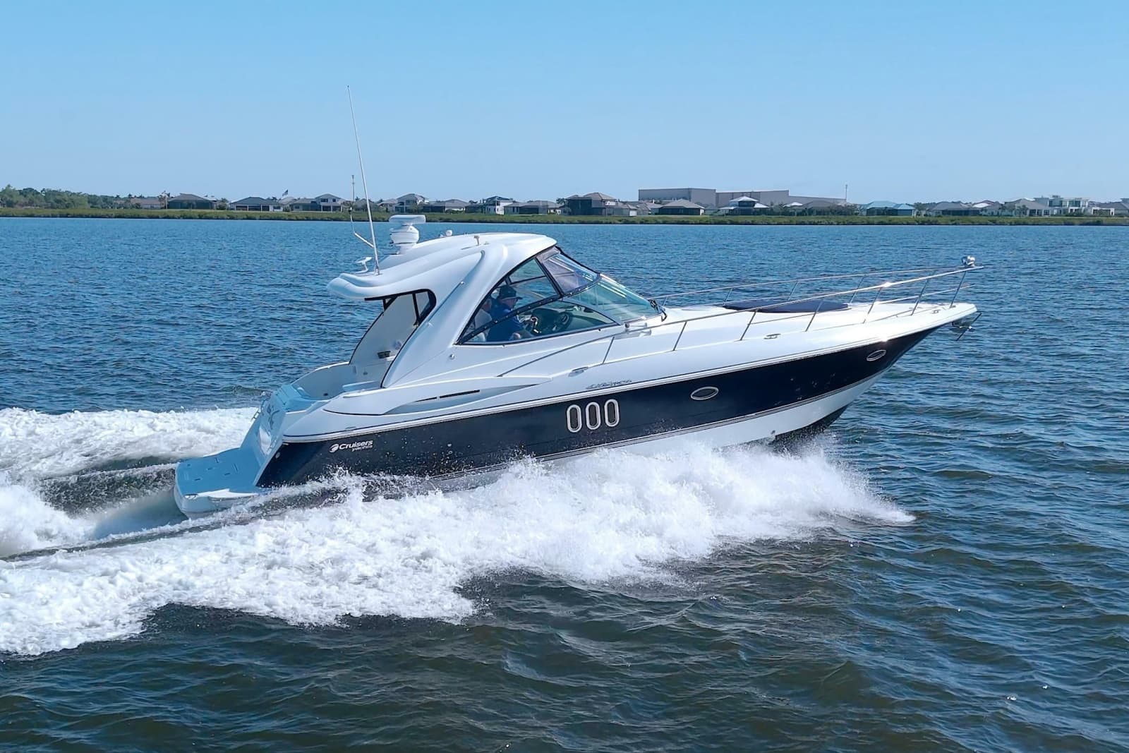 2008 Cruisers Yachts 420 Express - Photo 7