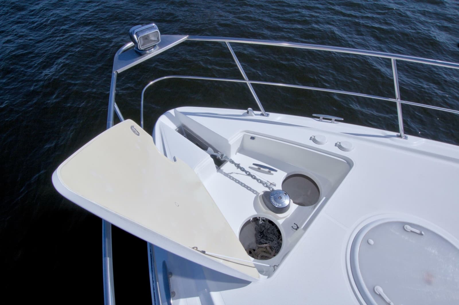 2008 Cruisers Yachts 420 Express - Photo 18
