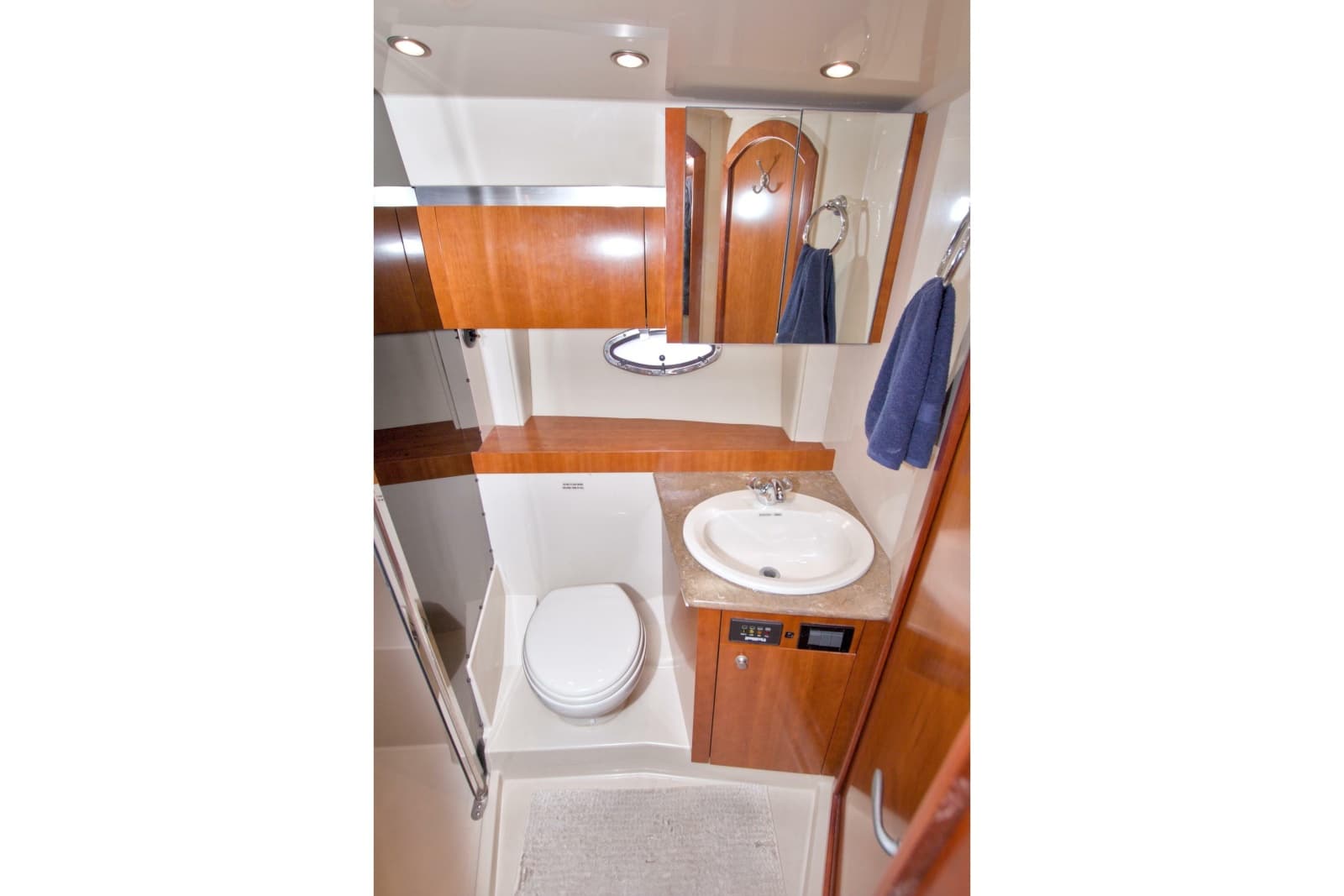 2008 Cruisers Yachts 420 Express - Photo 50