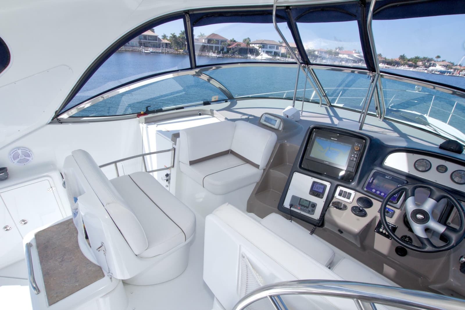 2008 Cruisers Yachts 420 Express - Photo 36