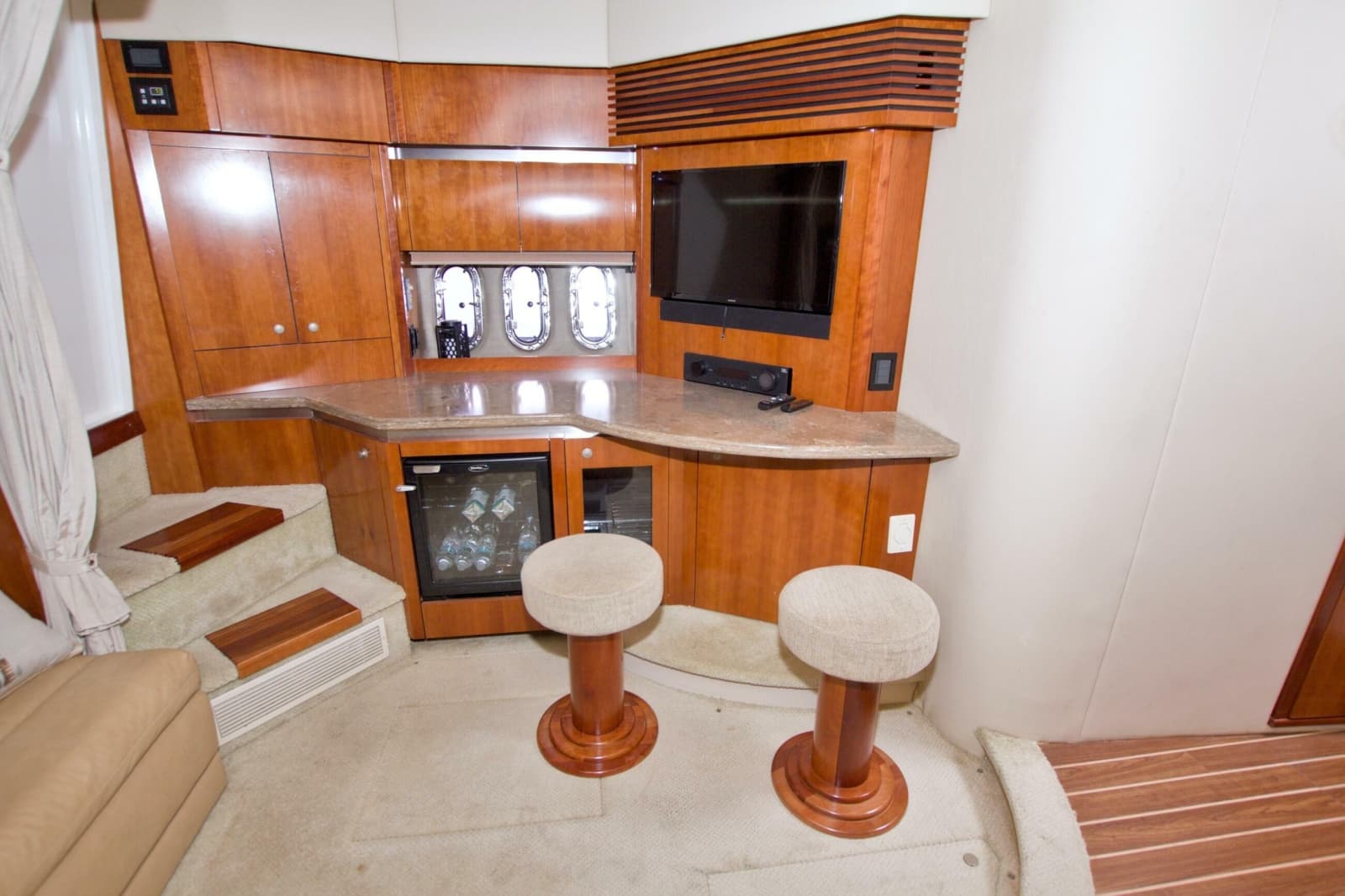 2008 Cruisers Yachts 420 Express - Photo 39