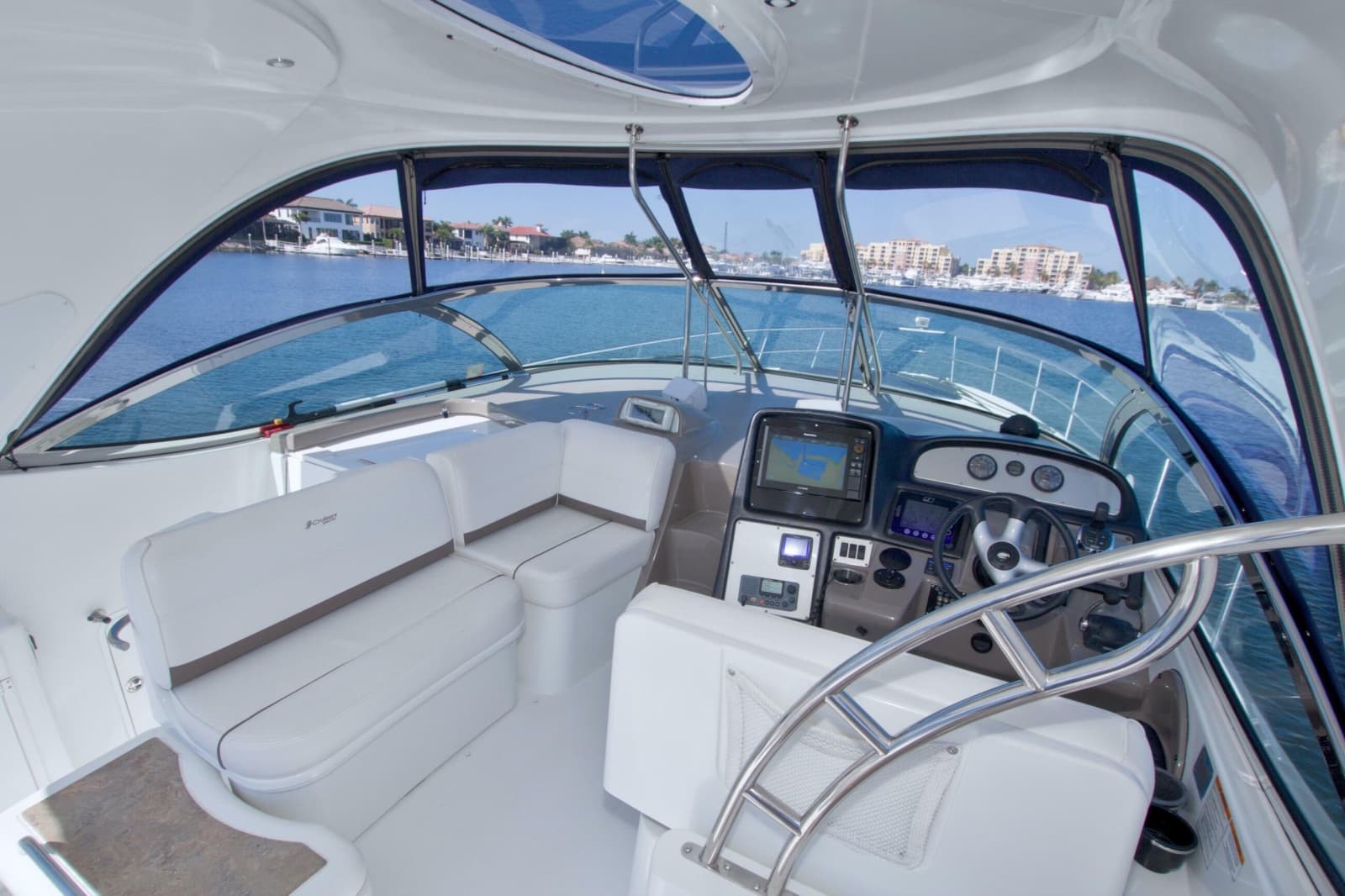 2008 Cruisers Yachts 420 Express - Photo 28