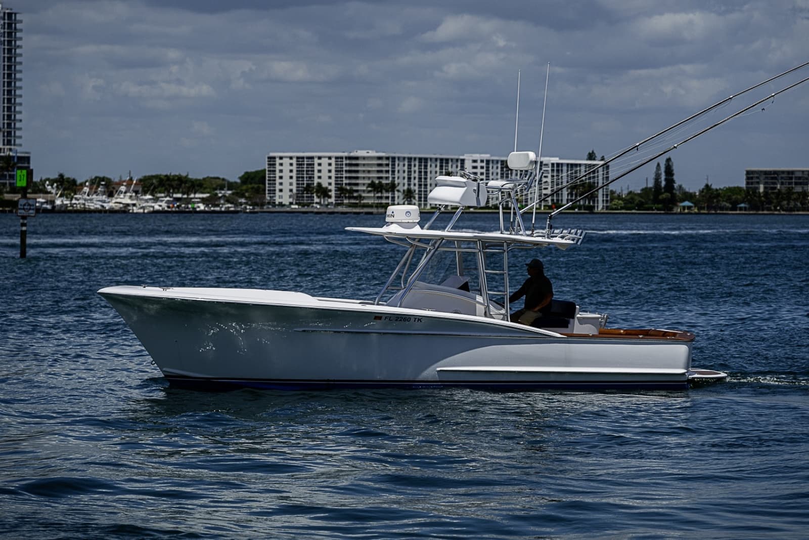 2010 Winter Custom Yachts Center Console - Photo 18