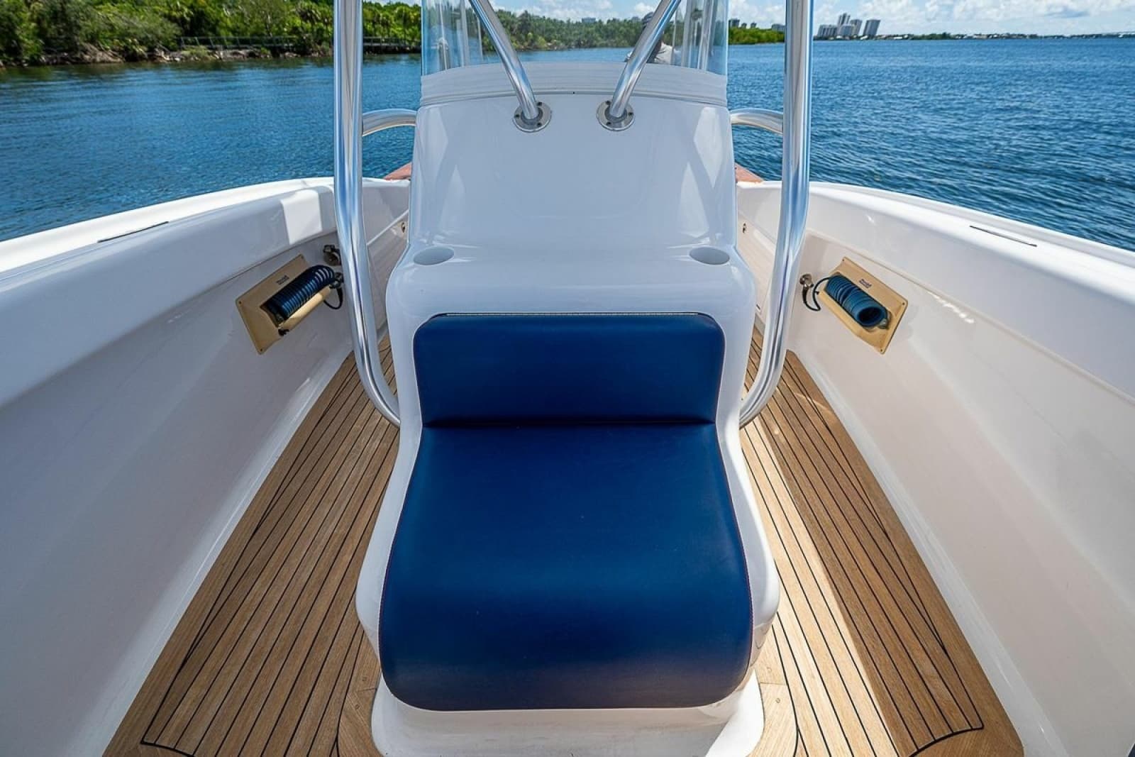 2010 Winter Custom Yachts Center Console - Photo 8