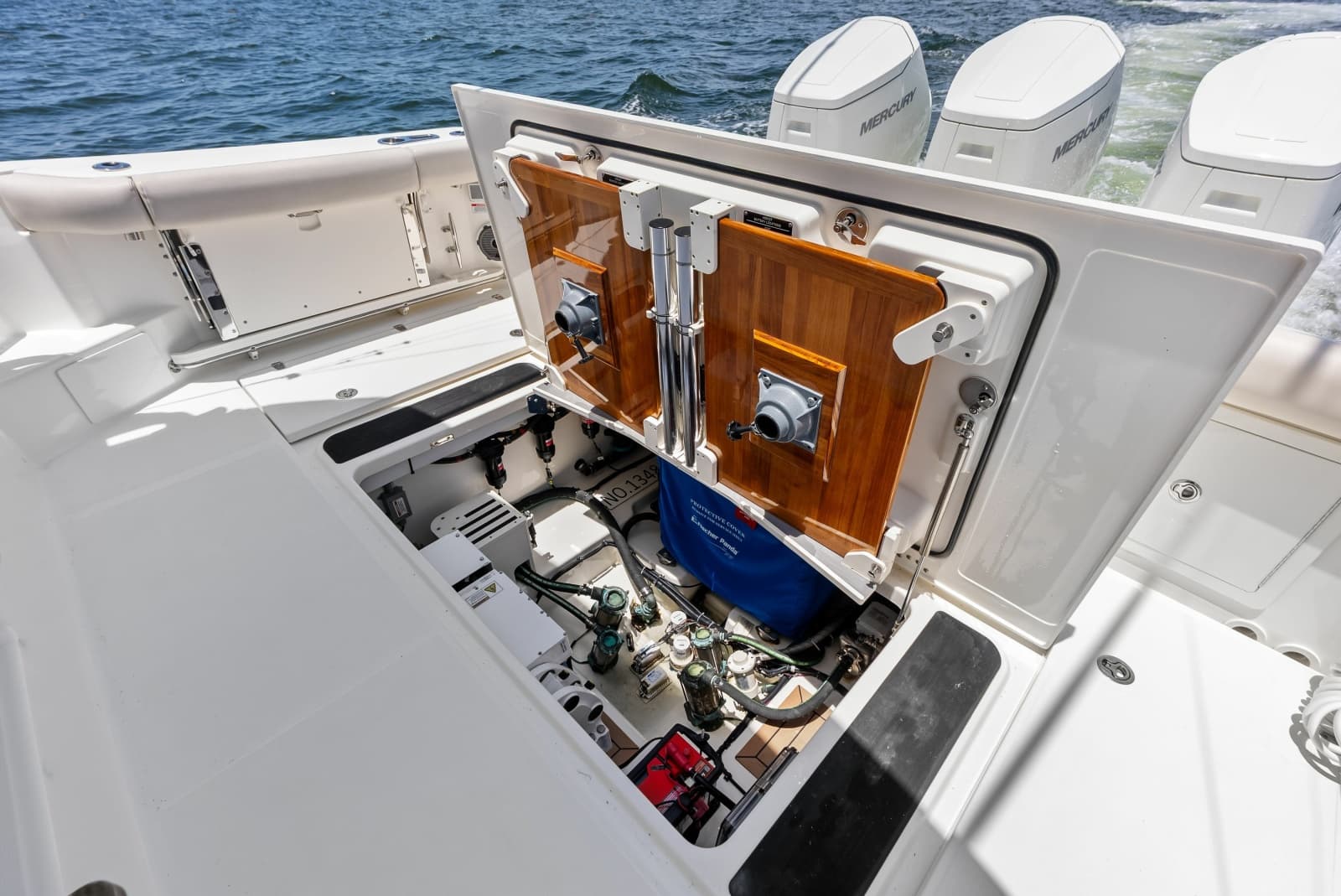 2023 Boston Whaler 405 Conquest - Photo 40