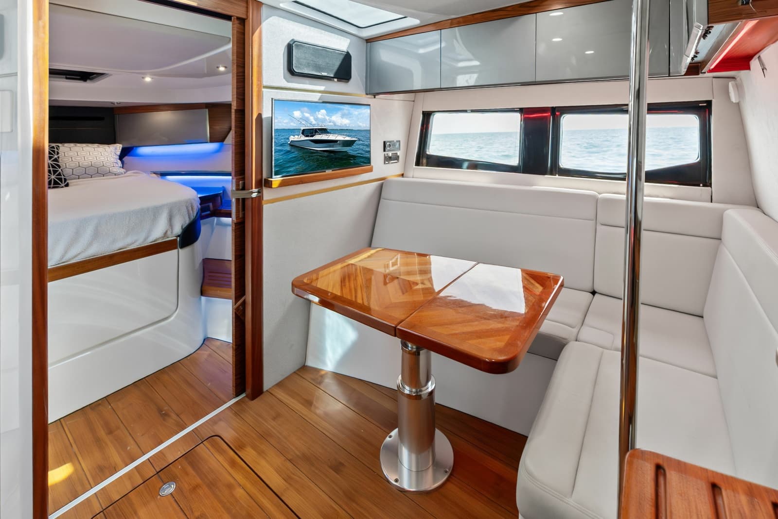 2023 Boston Whaler 405 Conquest - Photo 29