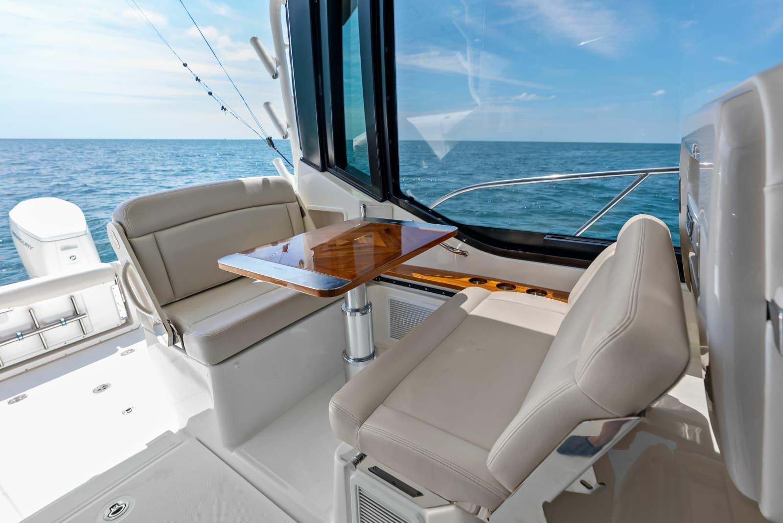 2023 Boston Whaler 405 Conquest - Photo 26