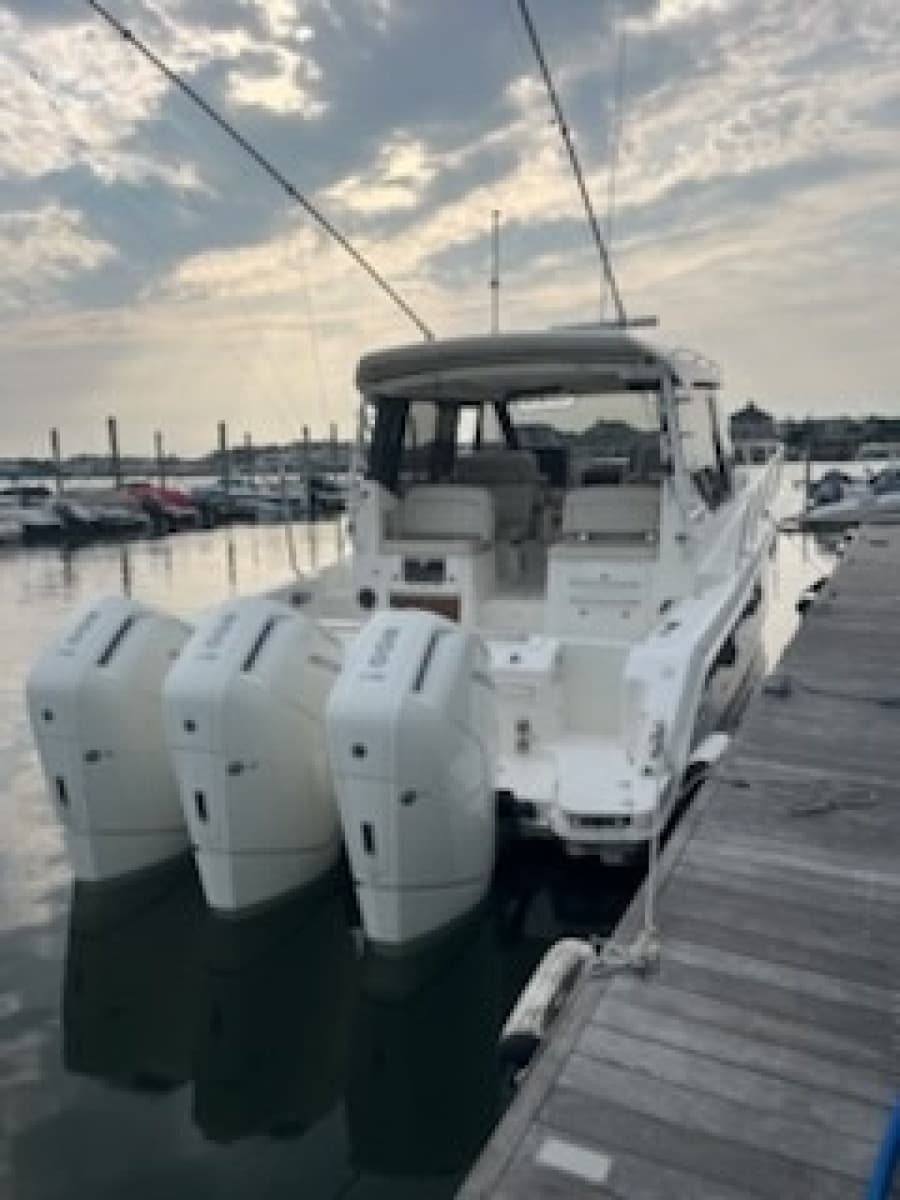 2023 Boston Whaler 405 Conquest - Photo 3