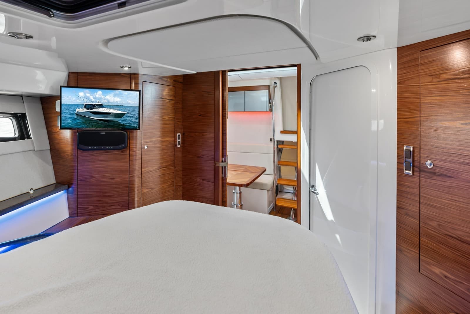 2023 Boston Whaler 405 Conquest - Photo 34