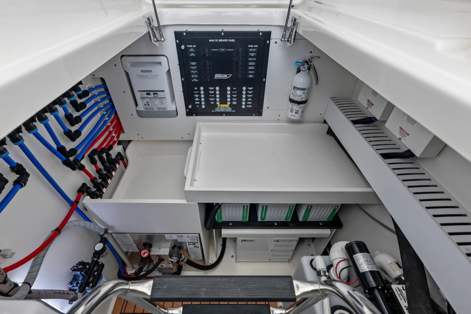2023 Boston Whaler 405 Conquest - Photo 39