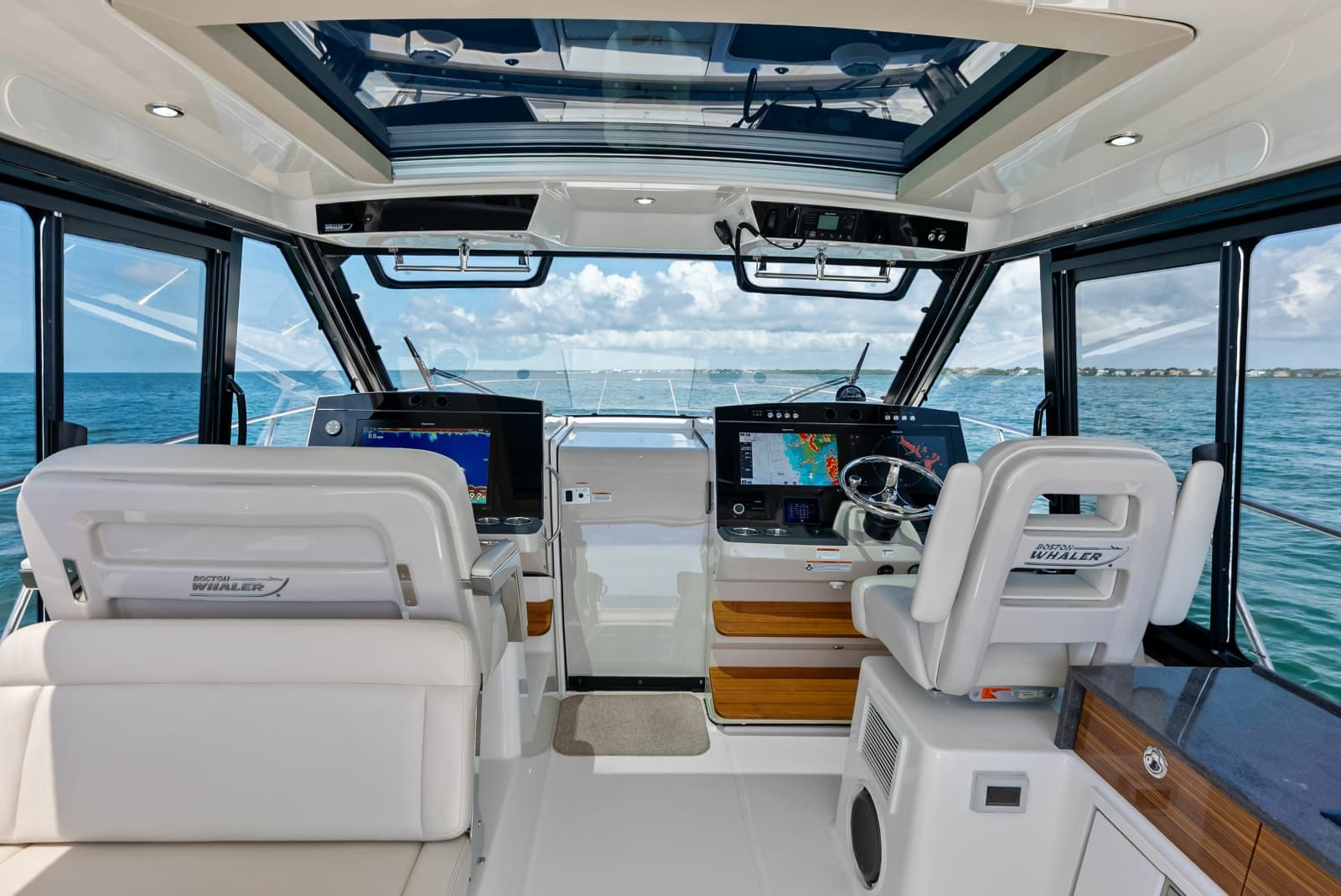 2023 Boston Whaler 405 Conquest - Photo 19