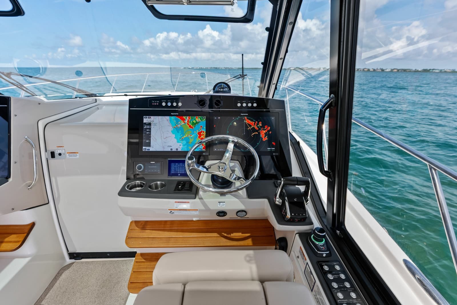 2023 Boston Whaler 405 Conquest - Photo 21