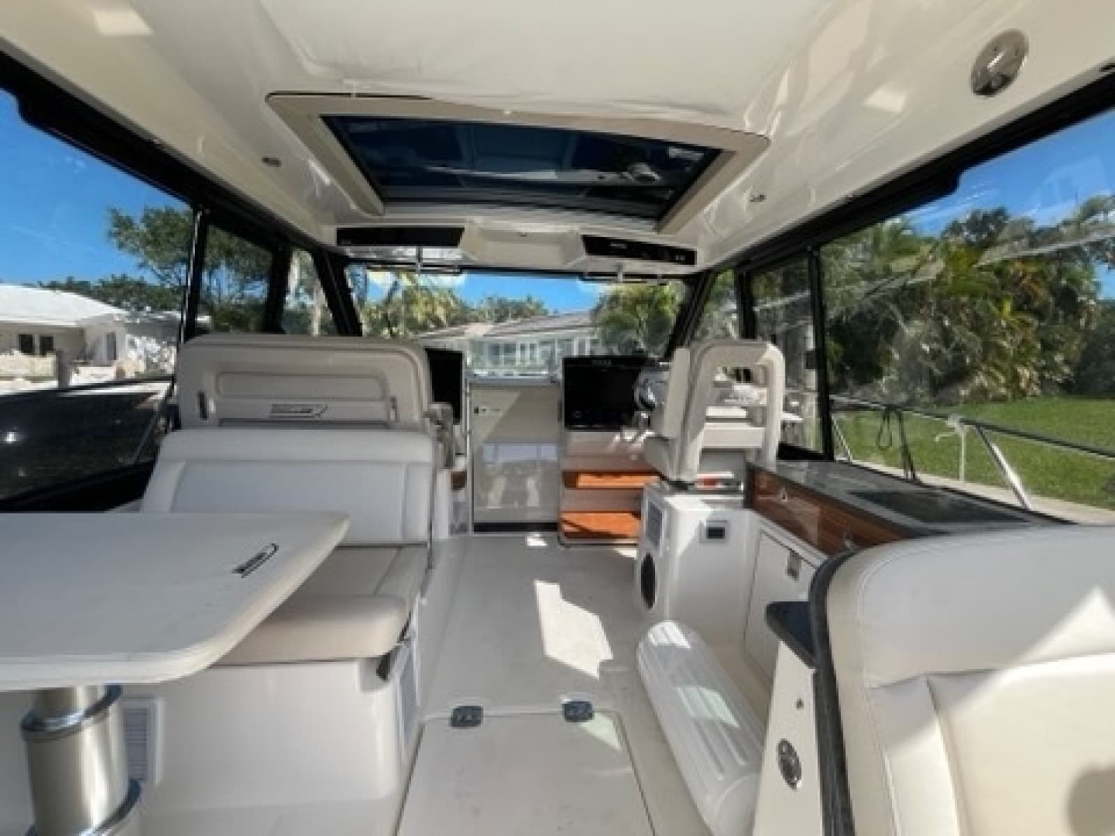 2023 Boston Whaler 405 Conquest - Photo 8