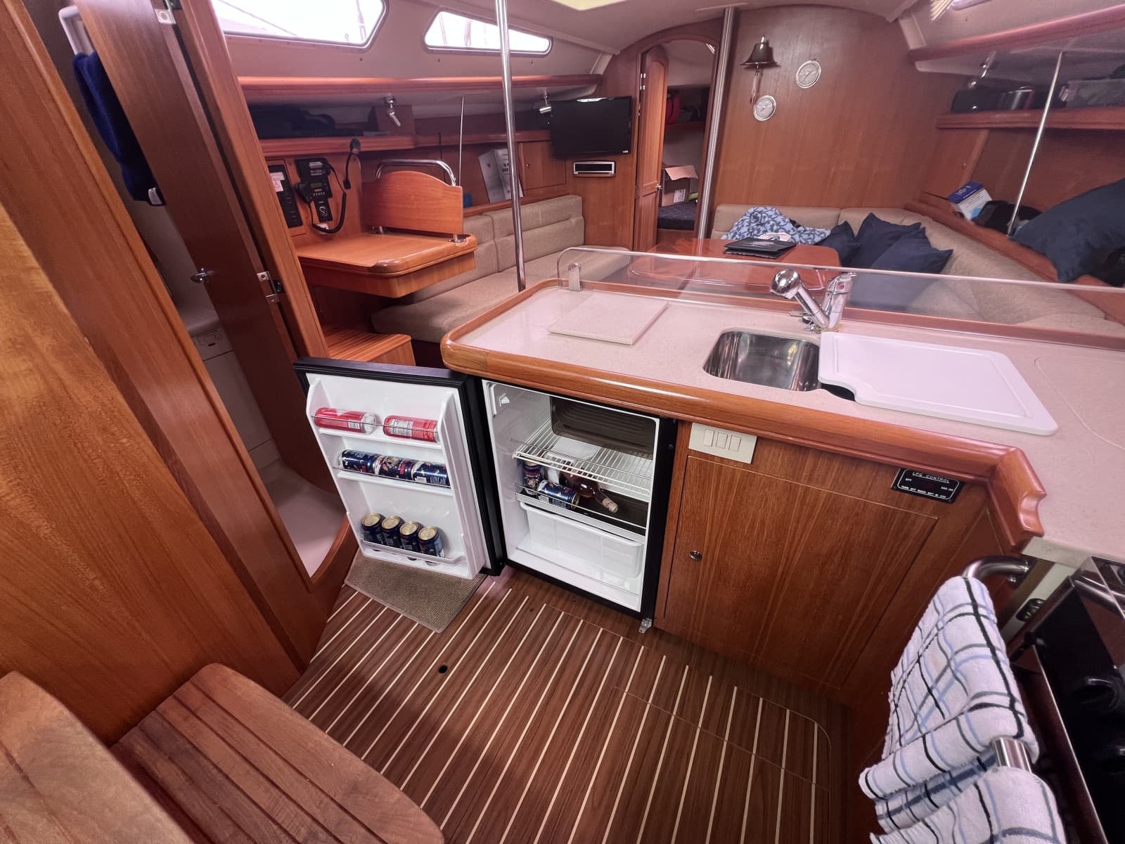 2006 Hunter 38 - Photo 10