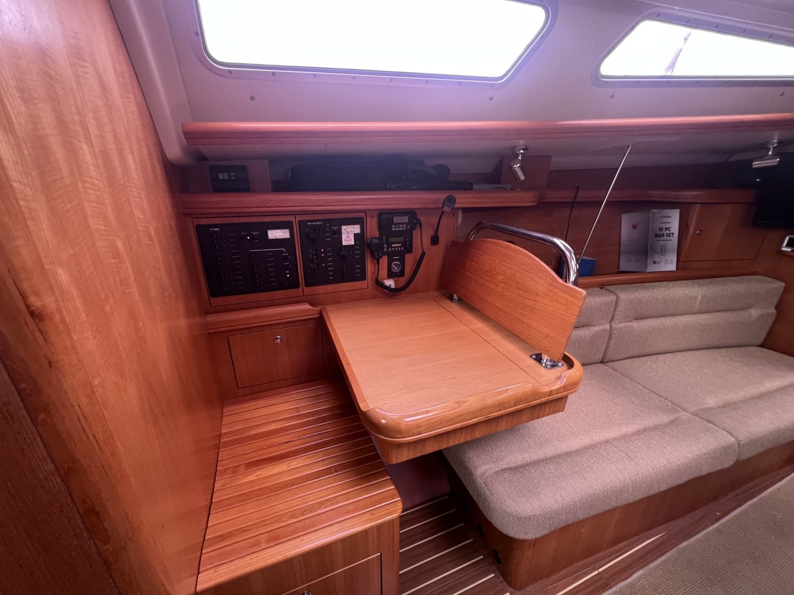 2006 Hunter 38 - Photo 7