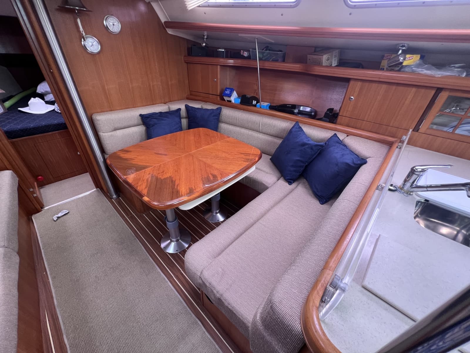 2006 Hunter 38 - Photo 11