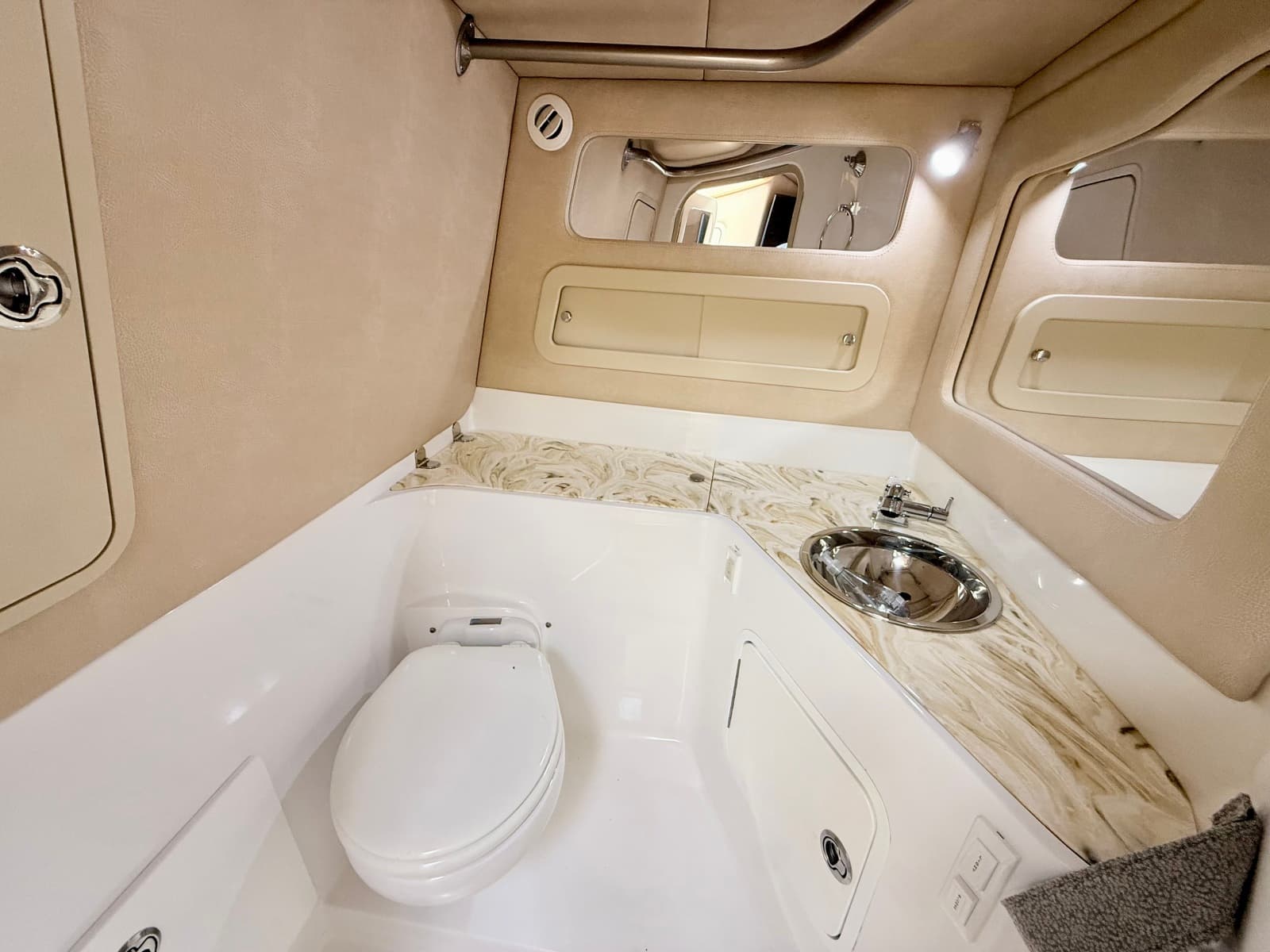 2020 Nor-Tech 550 SPORT CENTER CONSOLE - Photo 65