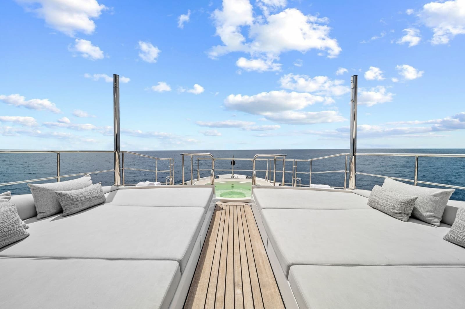 2012 Benetti Classic Supreme 132 - Photo 11