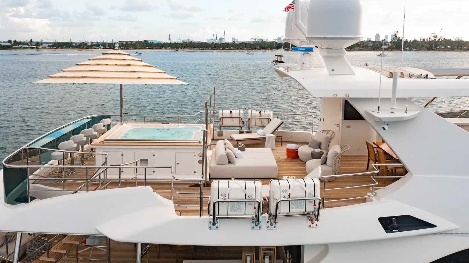 2012 Benetti Classic Supreme 132 - Photo 5