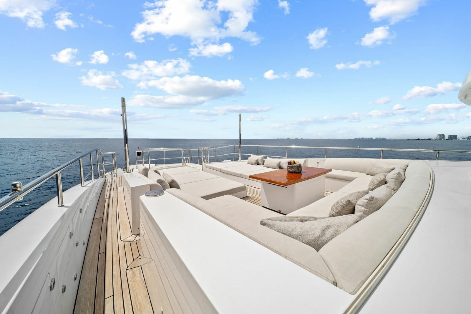 2012 Benetti Classic Supreme 132 - Photo 16