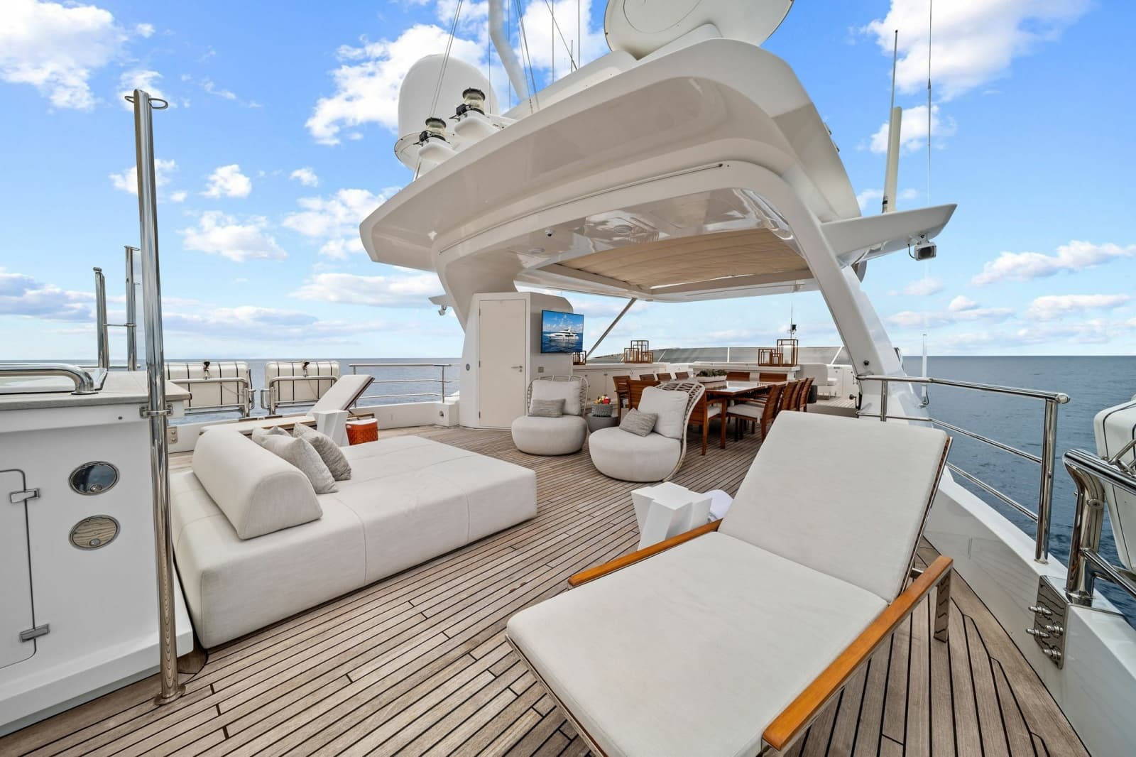 2012 Benetti Classic Supreme 132 - Photo 17