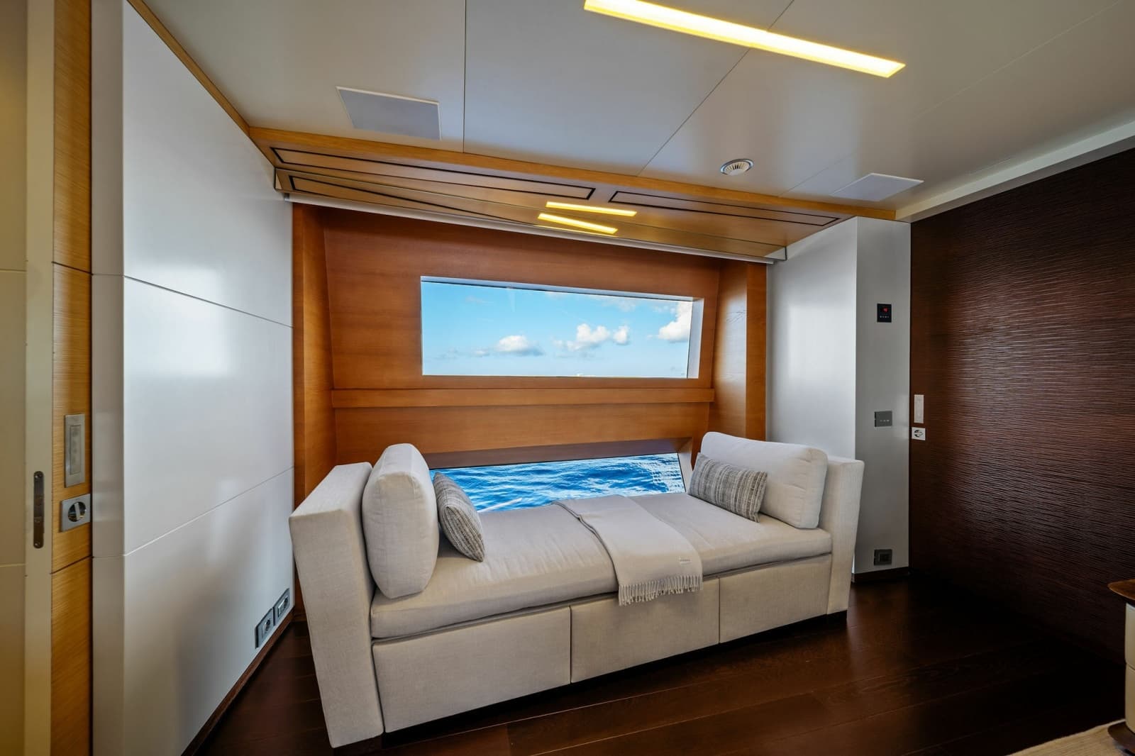2012 Benetti Classic Supreme 132 - Photo 37
