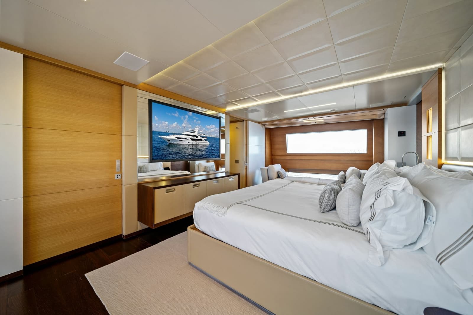 2012 Benetti Classic Supreme 132 - Photo 36