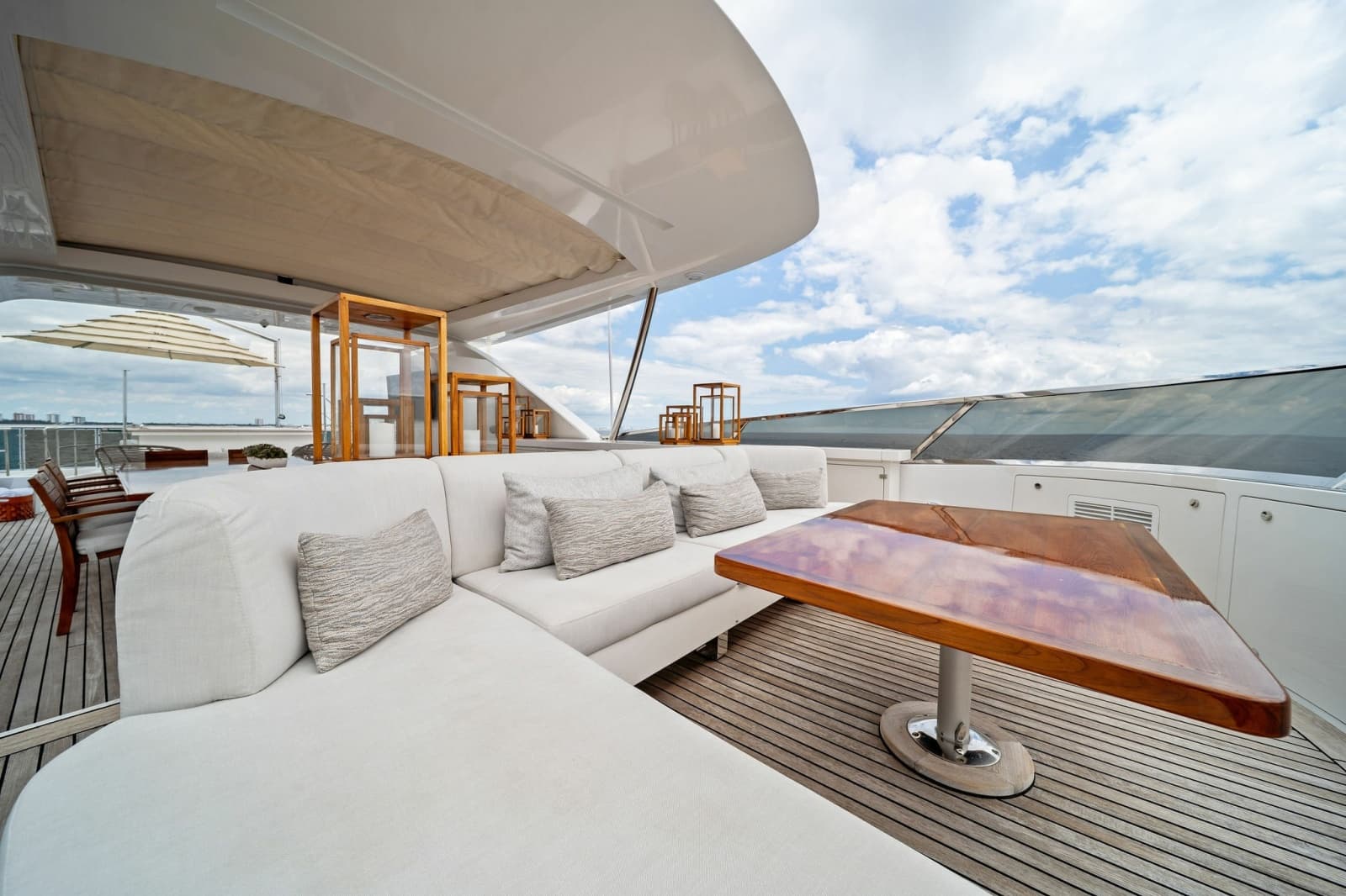 2012 Benetti Classic Supreme 132 - Photo 12