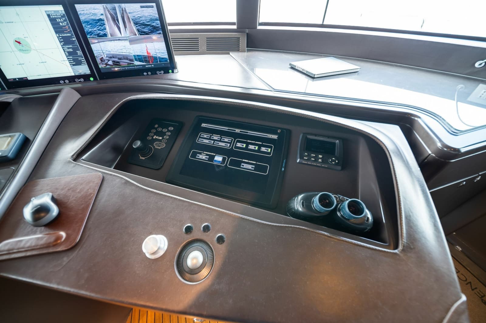 2012 Benetti Classic Supreme 132 - Photo 53