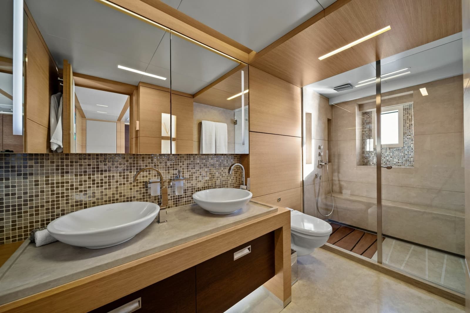 2012 Benetti Classic Supreme 132 - Photo 41
