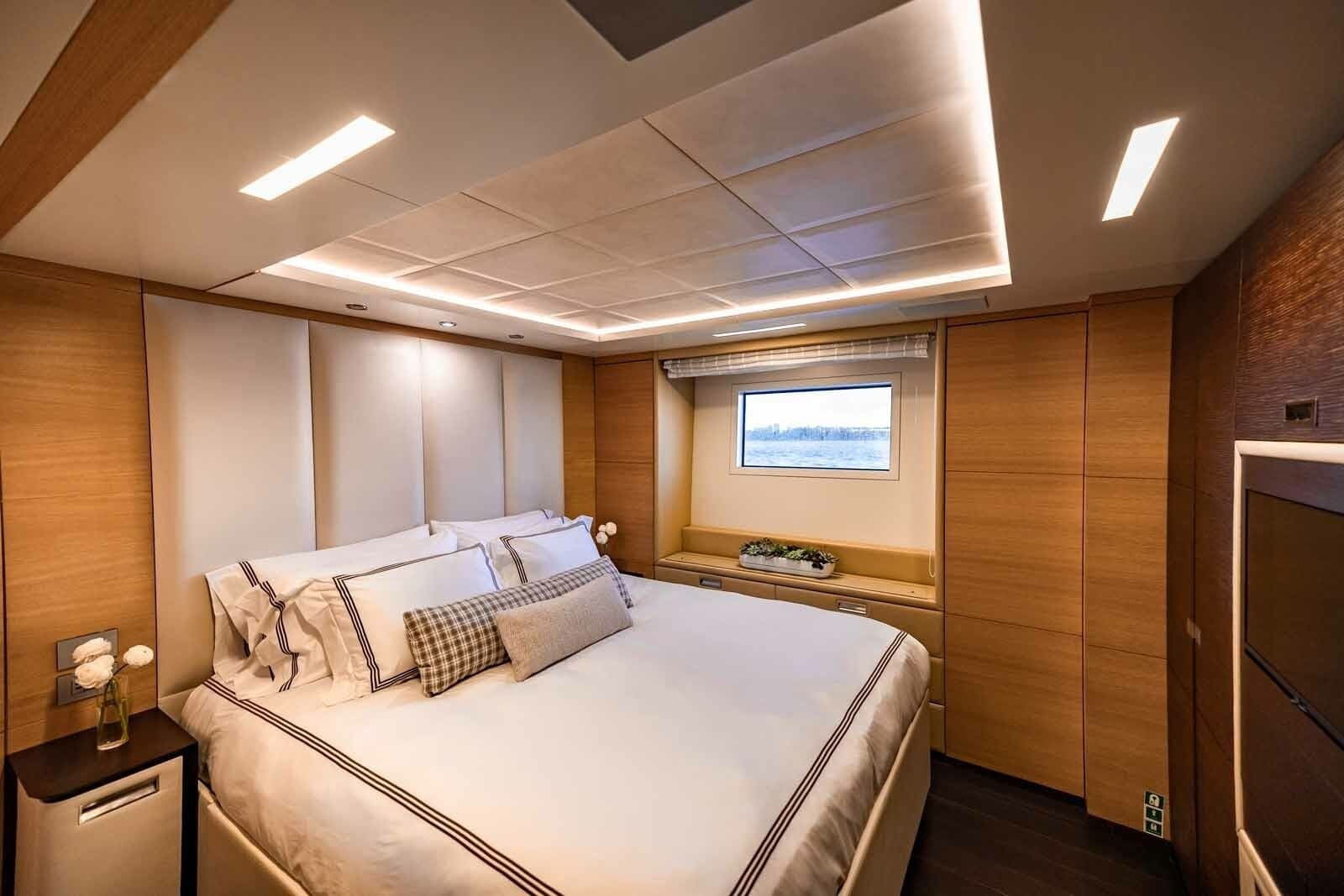 2012 Benetti Classic Supreme 132 - Photo 33