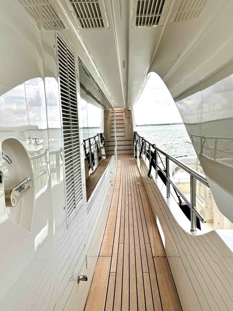 2012 Benetti Classic Supreme 132 - Photo 39