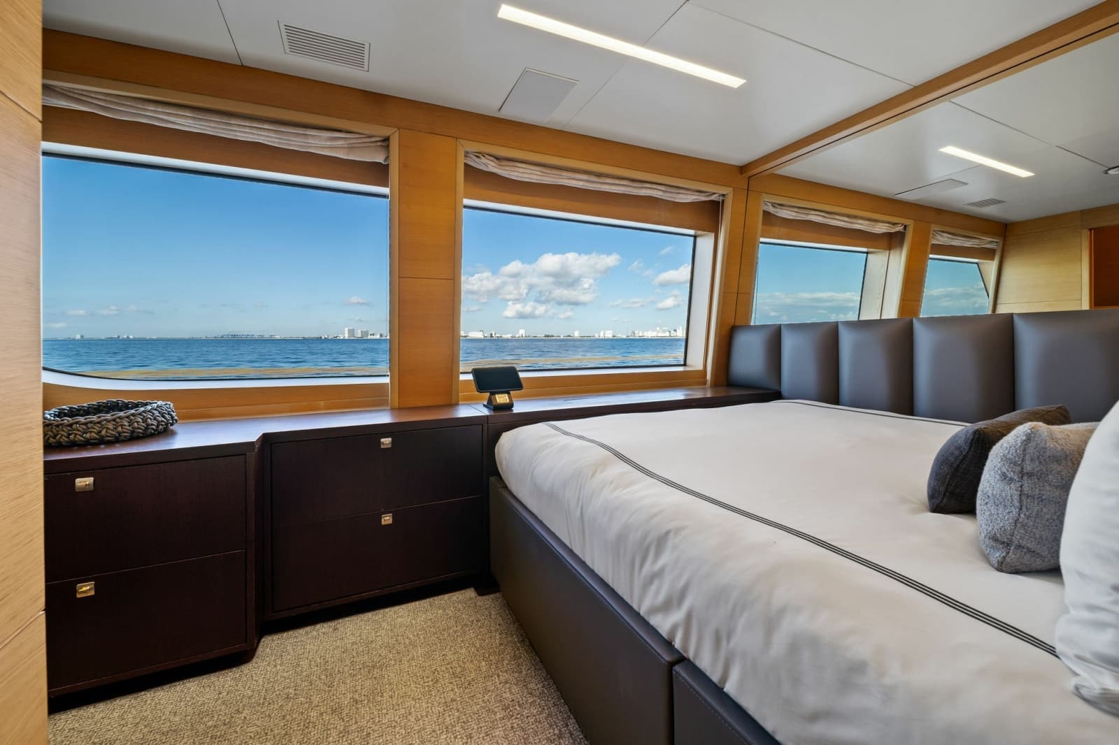 2012 Benetti Classic Supreme 132 - Photo 44