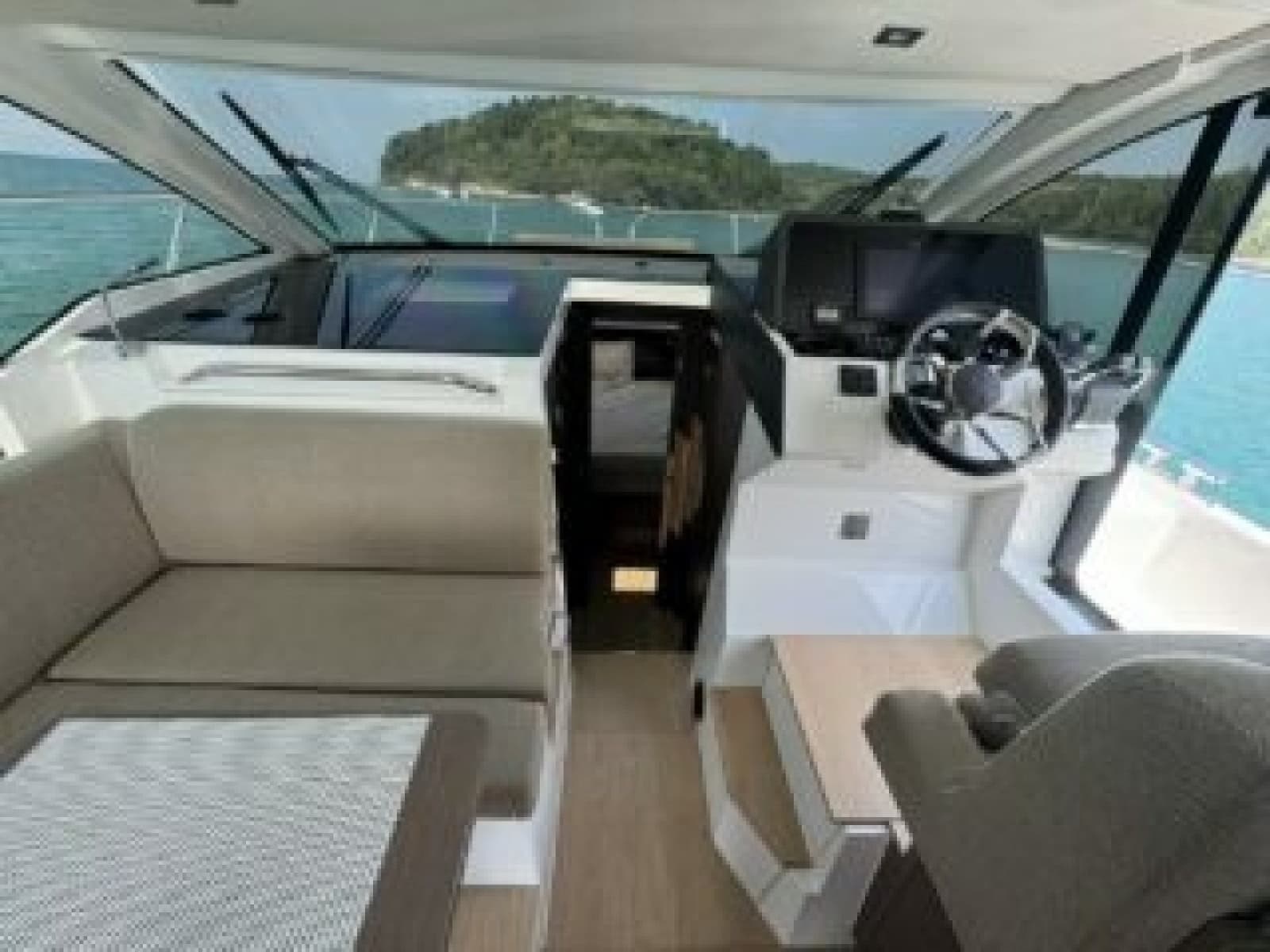 2023 Sealine SC35 - Photo 10