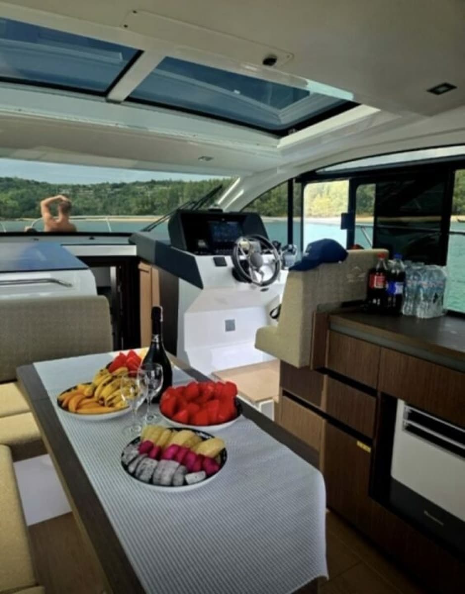 2023 Sealine SC335 - Photo 18