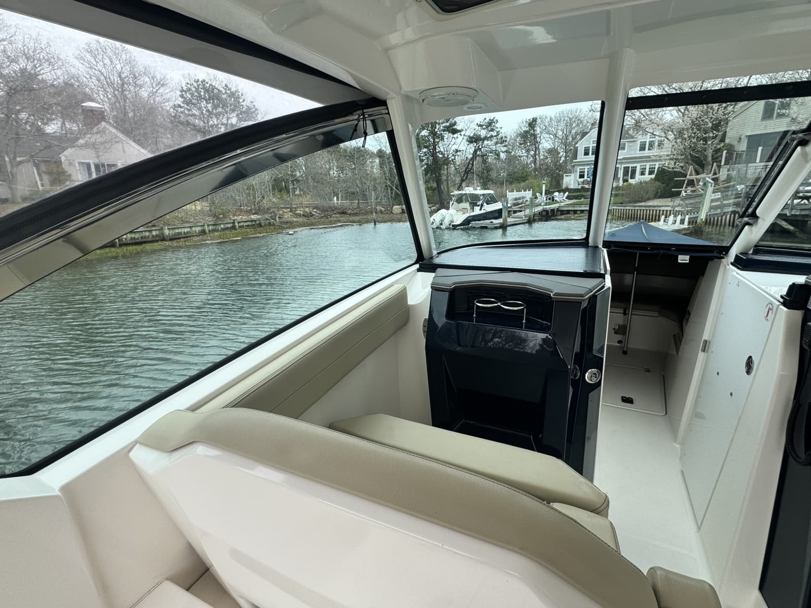 2017 Pursuit 295 DC - Photo 9