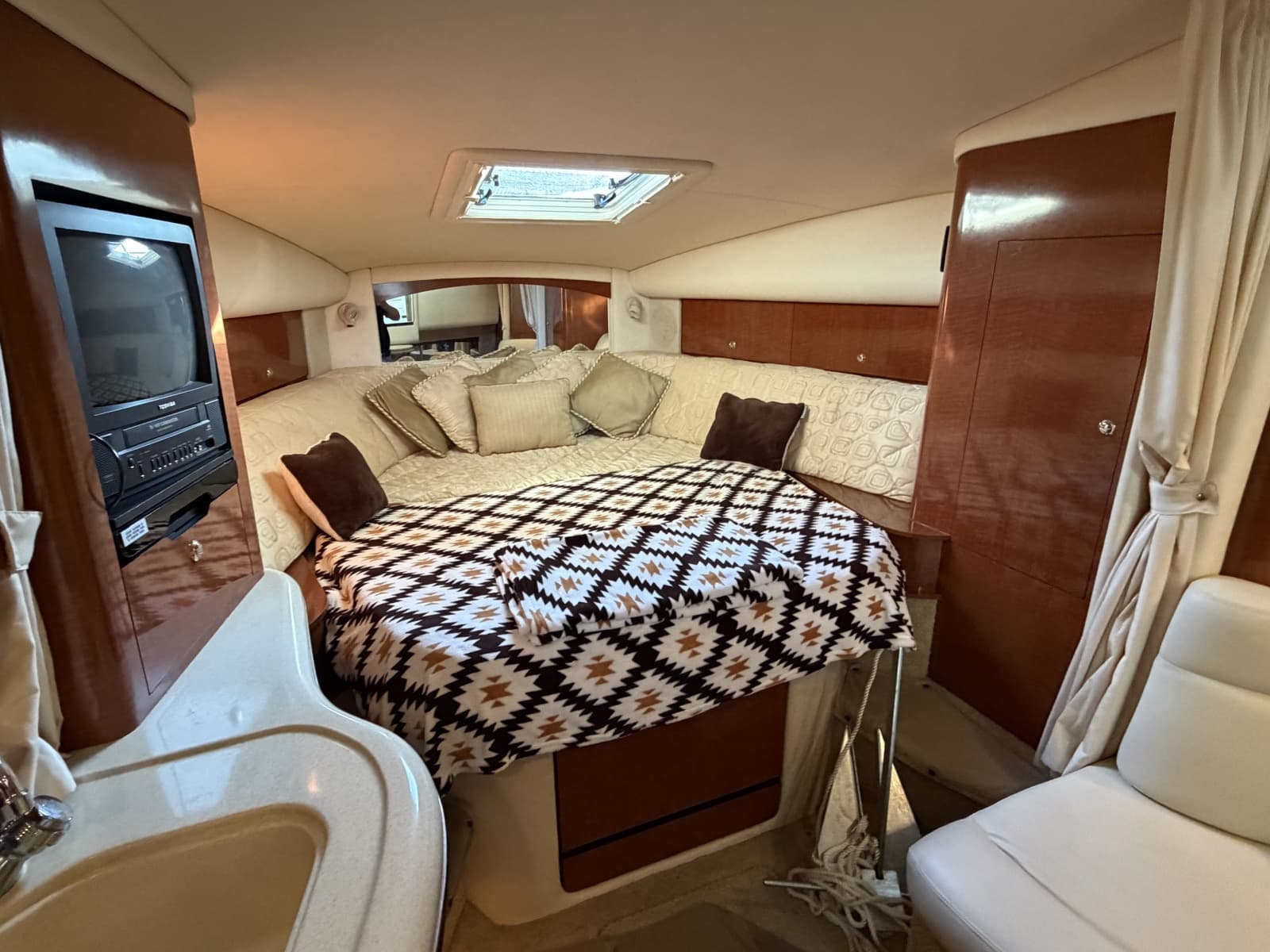 2003 Sea Ray 320 Sundancer - Photo 8