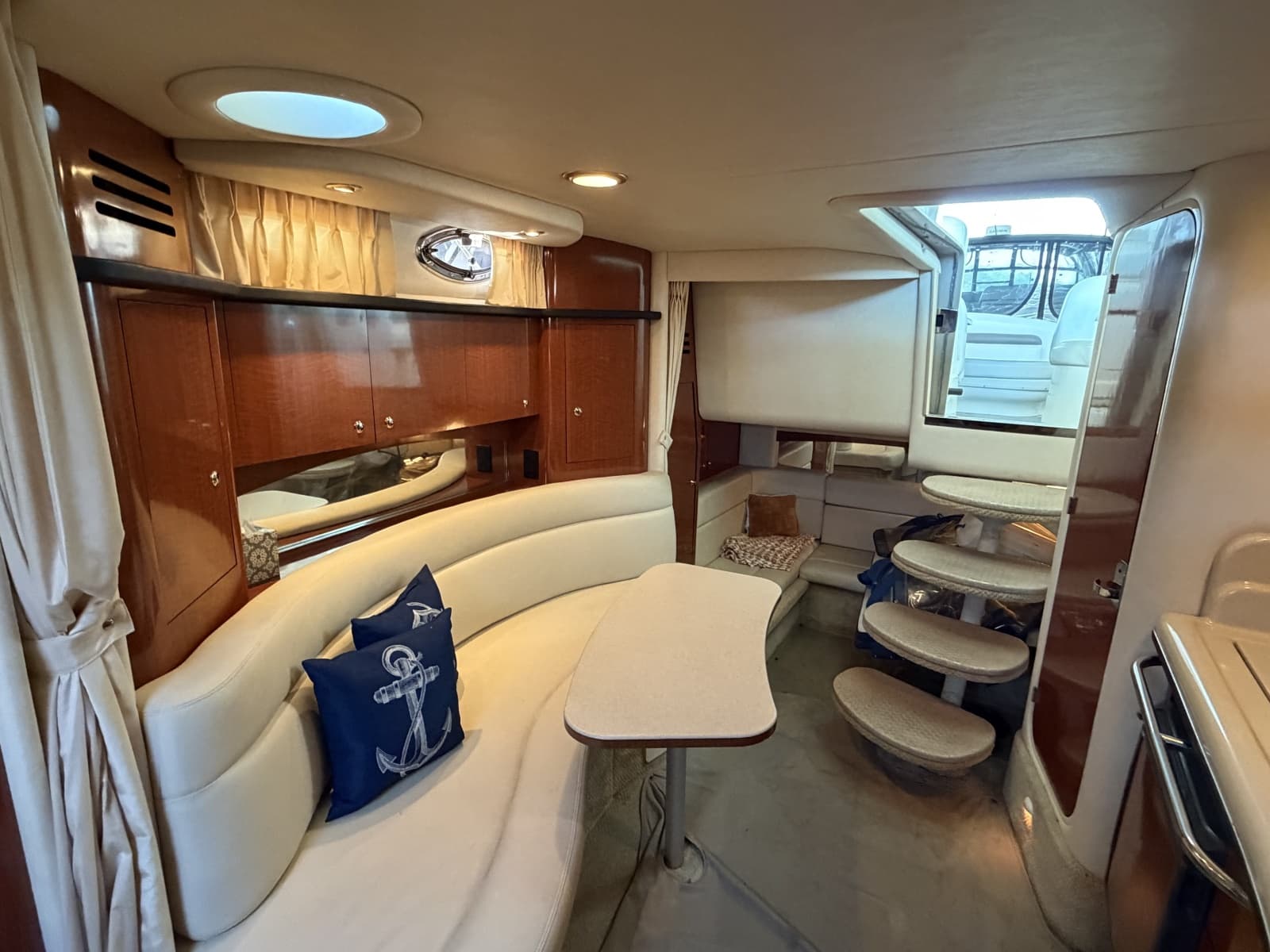 2003 Sea Ray 320 Sundancer - Photo 9