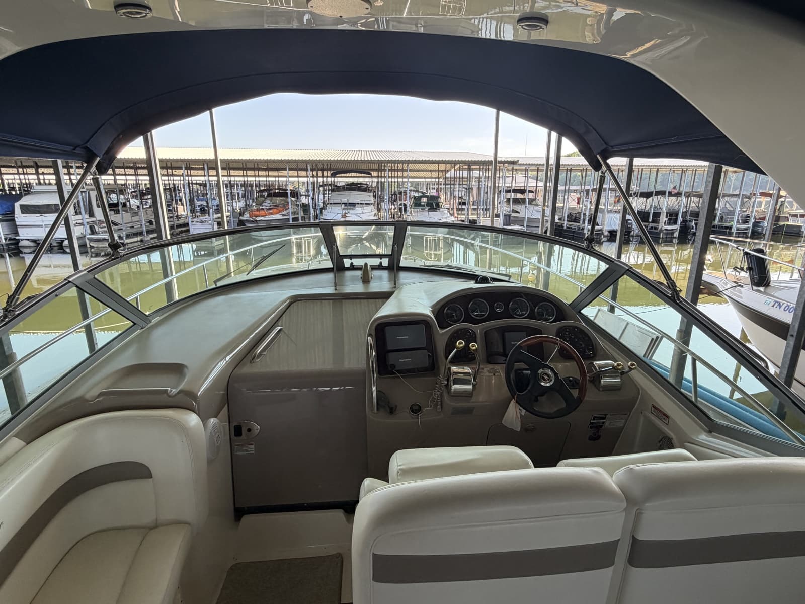 2003 Sea Ray 320 Sundancer - Photo 4