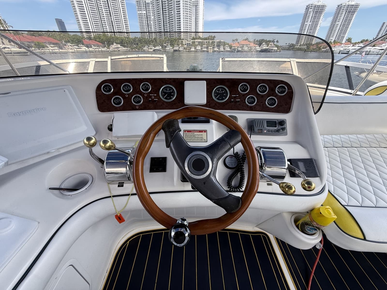 2001 Sea Ray 450 Express Bridge - Photo 9