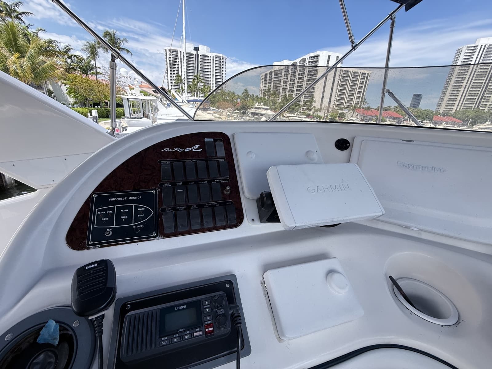 2001 Sea Ray 450 Express Bridge - Photo 10