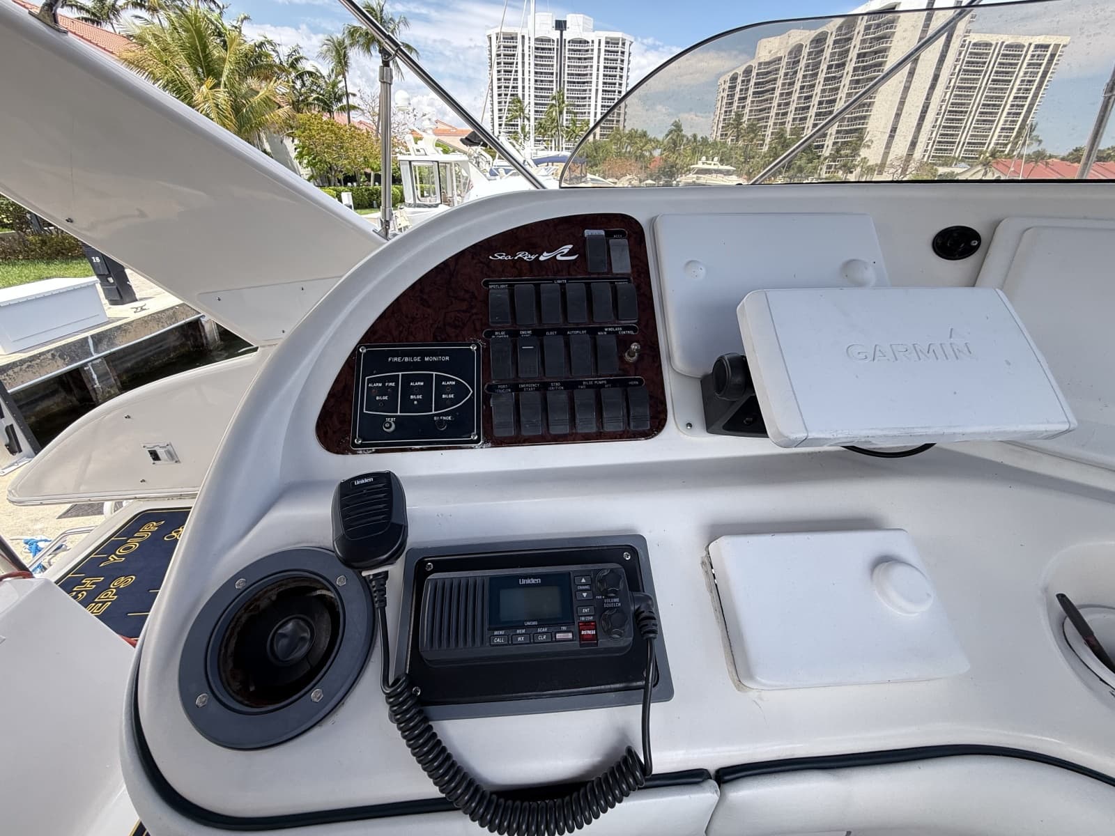 2001 Sea Ray 450 Express Bridge - Photo 11